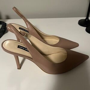 nine west | nude pointed toe slingback heels